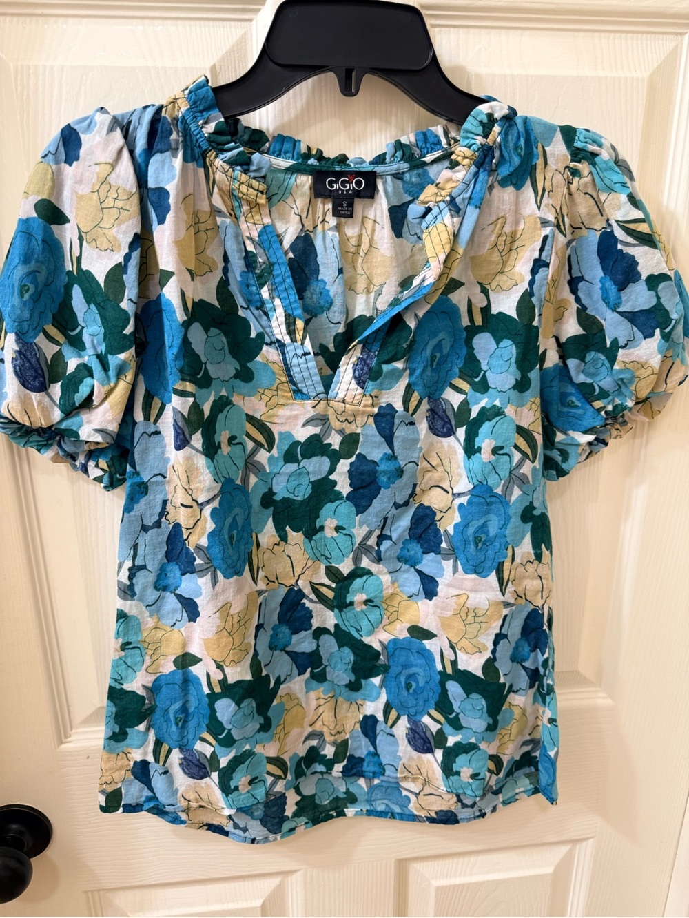 GIGIO Blue Floral Puff-Sleeve Blouse